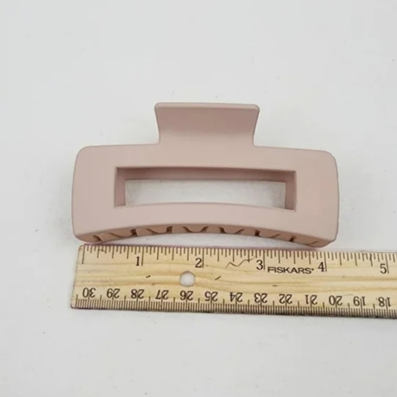 Claw Clip Hair Accessories - Picture 2 of 3